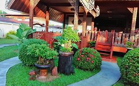 โรงแรมเรือนไทย 2 บึงโขงหลง